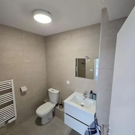 304 - Avec Terrasse Refait à Neuf Appartamento